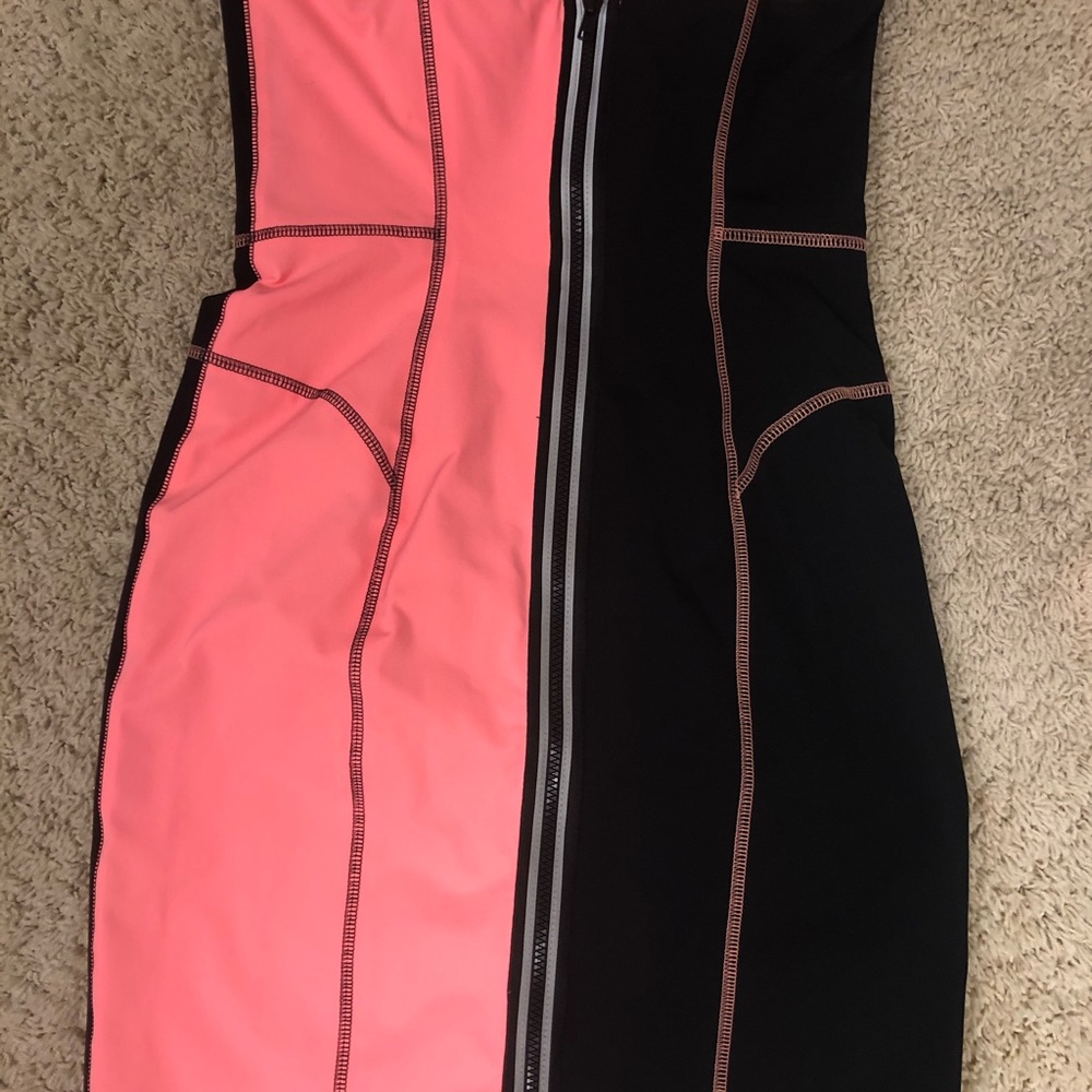 Strapless dress never worn no tags.
